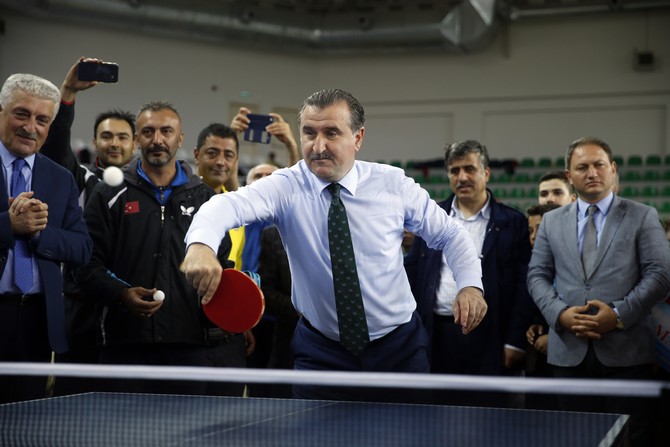 masa-tenisi-turkiye-sampiyonasi-rizede-basladi.-acilis-bakan-osman-askin-baktan-(5).jpg