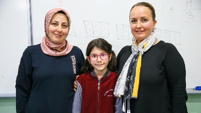 matematik-sampiyonu-elanur-akinci-bilim-insani-olmak-istiyor-(3).jpg