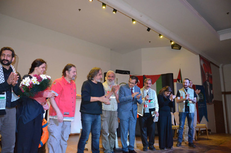 mavi-marmara-saldirisi-cayeli’nde-sahneye-tasindi--3.jpg mavi-marmara-saldirisi-cayeli’nde-sahneye-tasindi--3.jpg