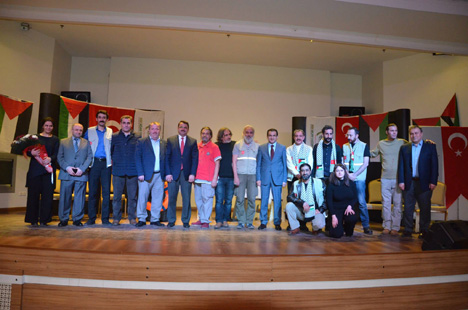 mavi-marmara-saldirisi-cayeli’nde-sahneye-tasindi--4.jpg mavi-marmara-saldirisi-cayeli’nde-sahneye-tasindi--4.jpg