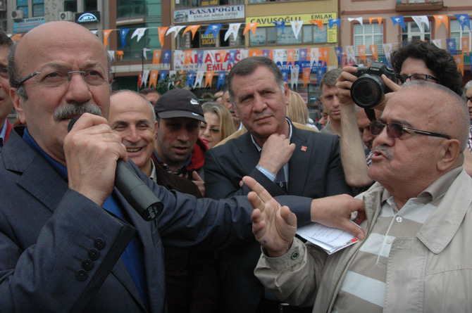 mehmet-bekarogluna-vatandas-tepkisi-2.jpg mehmet-bekarogluna-vatandas-tepkisi-2.jpg