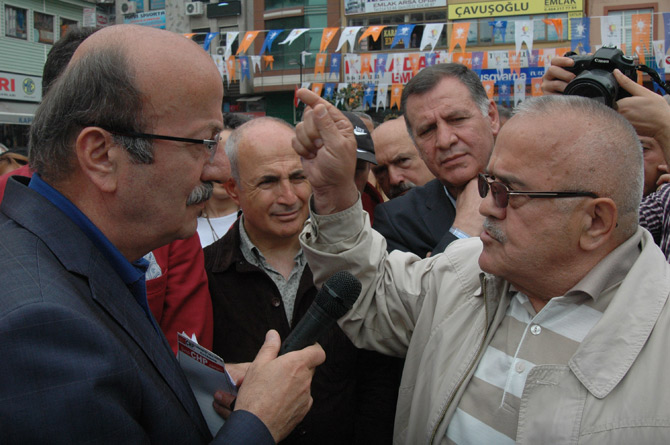 mehmet-bekarogluna-vatandas-tepkisi-4.jpg mehmet-bekarogluna-vatandas-tepkisi-4.jpg