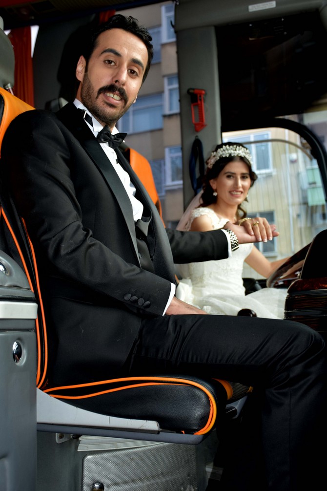 meltem-kurt-gelinlikle-otobus-soforlugu-yapti-(8).jpg