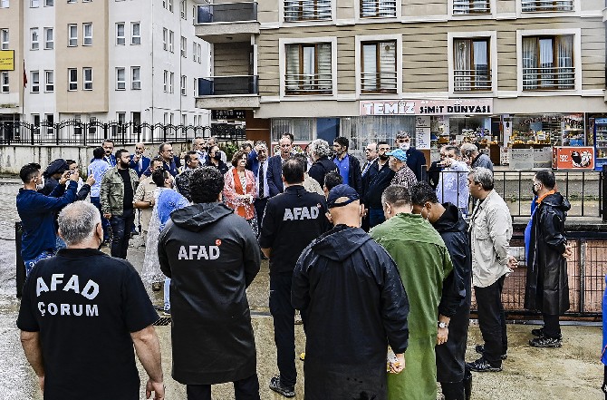 memleket-partisi-genel-baskani-ince-sel-ve-heyelanlarin-yasandigi-rize-ile-artvini-ziyaret-etti-5.jpg
