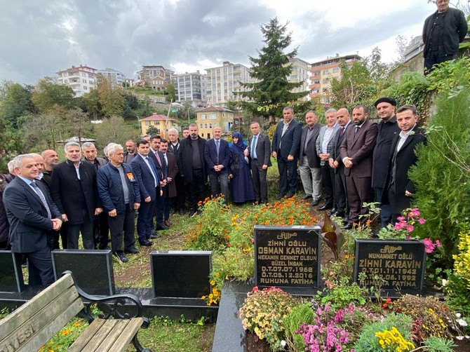 merhum-eski-rize-belediye-baskan-yardimcisi-ve-ak-parti-rize-il-baskan-yardimcisi-il-tanitim-medya-baskani-guzel-insan-merhum-osman-karavin-icin-vefatinin-6-yil-donumunde-kale-mahallesindeki-kabri-basind-1.jpg