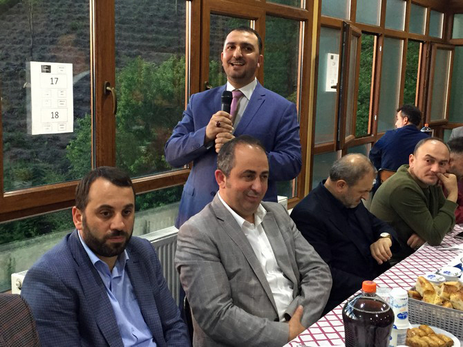 merhum-zavendikli-mustafa-yildiz-hoca-efendinin-kurucusu-oldugu-rize-irsad-vakfinin-geleneksel-iftar-programinin-69.’su-duzenlendi-(12).jpg