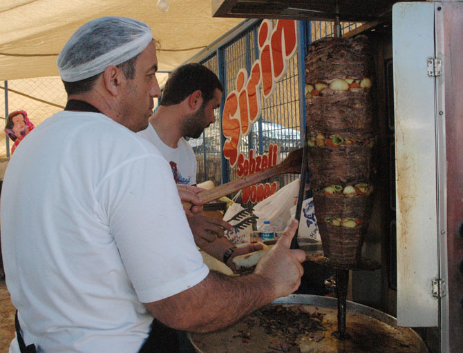 mesut-yar-turku-soyledi-karadenizliler-costu-11.jpg mesut-yar-turku-soyledi-karadenizliler-costu-11.jpg