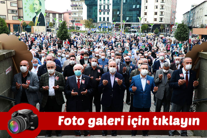 mesut-yilmaz-icin-memleketi-rizede-giyabi-cenaze-namazi-kilindi.jpg