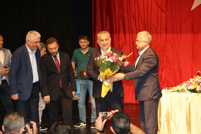 metin-rize-belediyesinin-15-temmuz-konferansina-katildi-(11).jpg