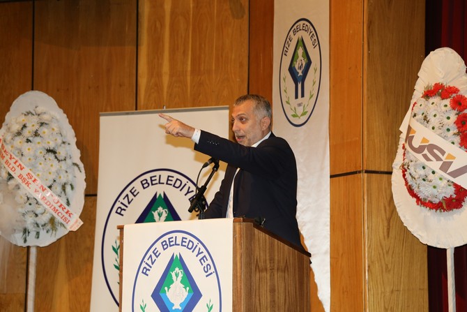 metin-rize-belediyesinin-15-temmuz-konferansina-katildi-(5).jpg