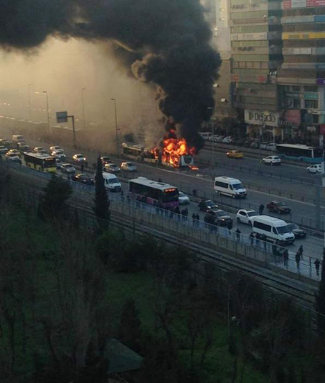 metrobuste-korkutan-yangin-2.jpg metrobuste-korkutan-yangin-2.jpg