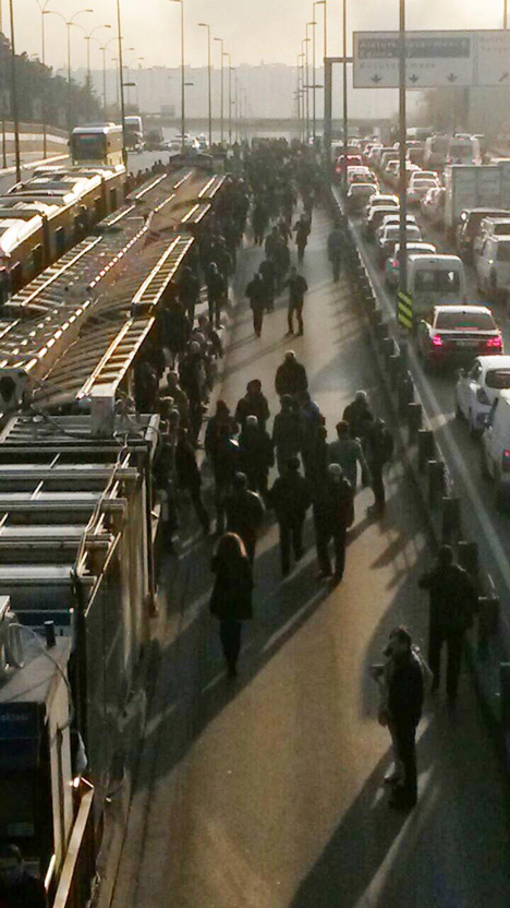 metrobuste-korkutan-yangin-5.jpg metrobuste-korkutan-yangin-5.jpg