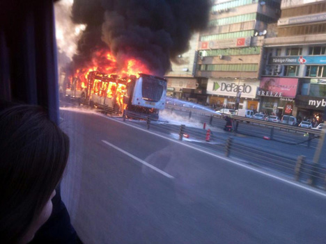 metrobuste-korkutan-yangin-6.jpg metrobuste-korkutan-yangin-6.jpg