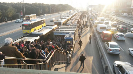 metrobuste-korkutan-yangin-7.jpg metrobuste-korkutan-yangin-7.jpg