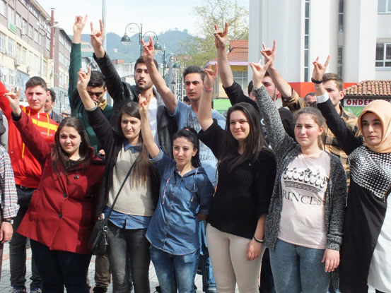 mhp-rize’de-govde-gosterisi-yapti-10.jpg mhp-rize’de-govde-gosterisi-yapti-10.jpg