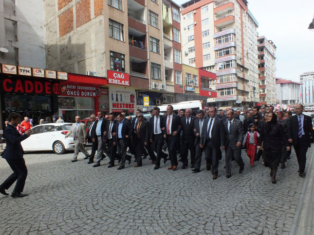 mhp-rize’de-govde-gosterisi-yapti-9.jpg mhp-rize’de-govde-gosterisi-yapti-9.jpg