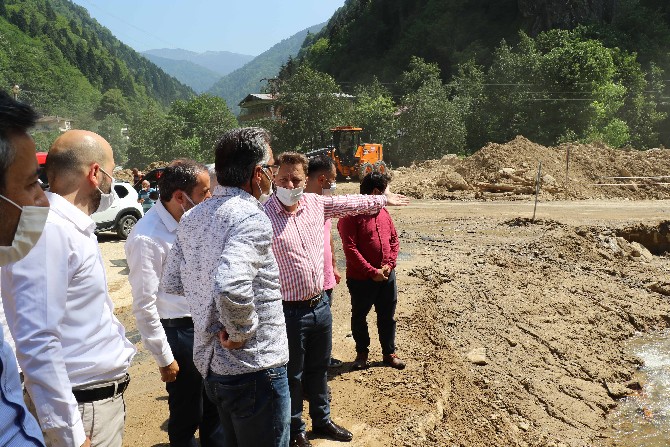 milletvekili-avci-ikizdere’de-hasarli-bolgeleri-inceledi-(7).jpg