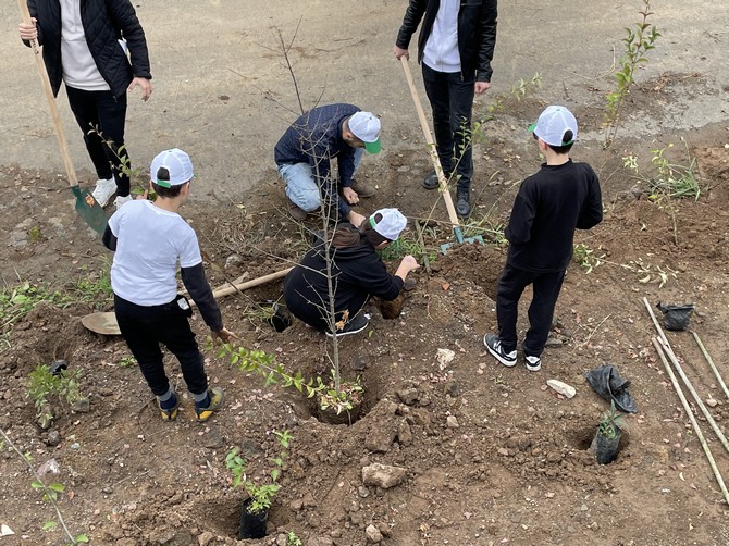 milli-agaclandirma-gunu-etkinlikleri-kapsaminda-rizede-fidanlar-dikildi-5-001.jpg
