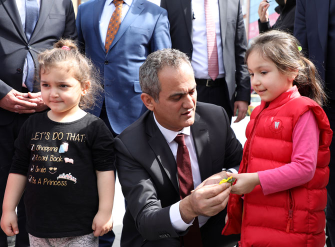 milli-egitim-bakani-mahmut-ozer-rizede-3.jpg