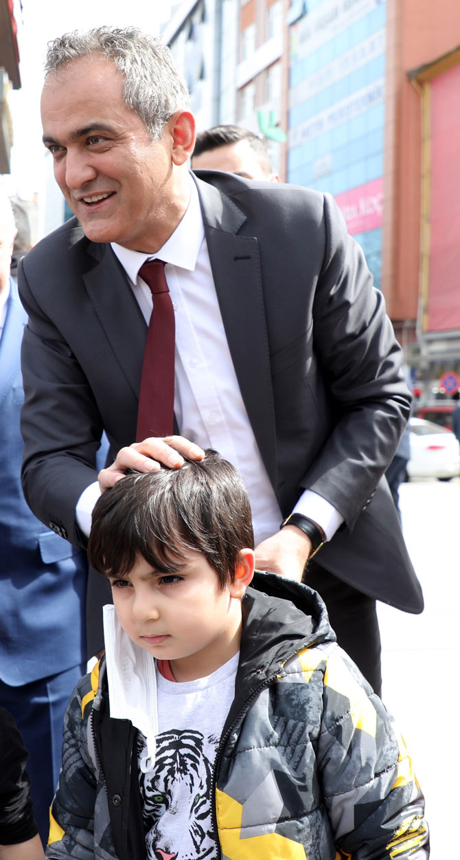 milli-egitim-bakani-mahmut-ozer-rizede-4.jpg