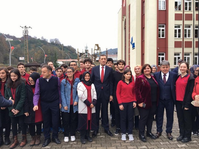 milli-egitim-bakani-ziya-selcuk-rizede-(3)-001.jpg