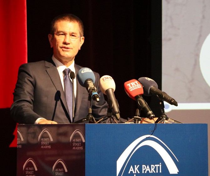milli-savunma-bakani-nurettin-canikli-rize-recep-tayyip-erdogan-universitesinde-duzenlenen-18.-siyaset-akademisinin-acilis-torenine-katildi-(16).jpg