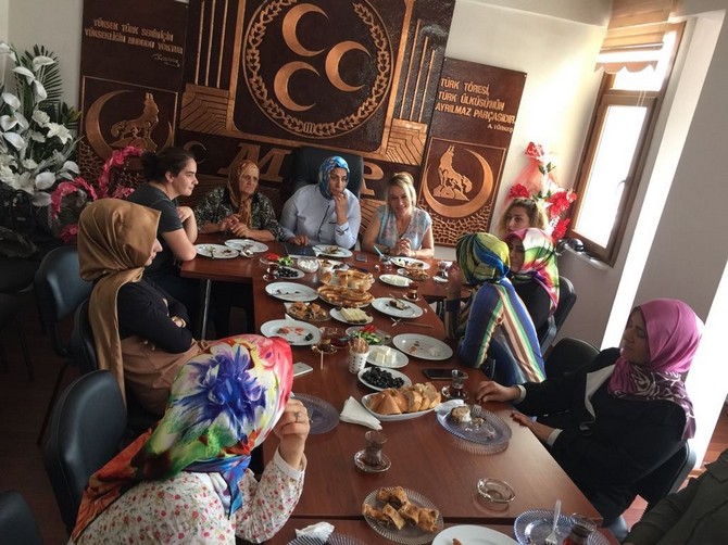 milliyetci-hareket-partisi-rize-il-kadin-kollari-sabah-kahvaltisinda-bir-araya-geldi-(4).jpg