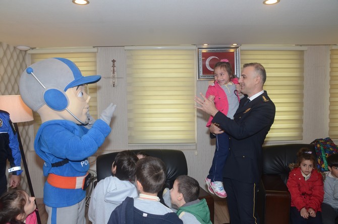 miniklerden-emniyet-muduru-altug-verdi’ye-ziyaret-(6).jpg