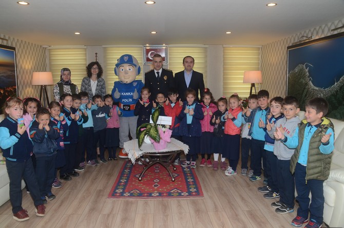 miniklerden-emniyet-muduru-altug-verdi’ye-ziyaret-(9)-001.jpg