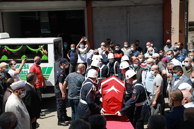 muammer-uzun-rizede-trafik-kazasinda-hayatini-kaybeden-15-temmuz-gazisi-son-yolculuguna-ugurlandi-3.jpg