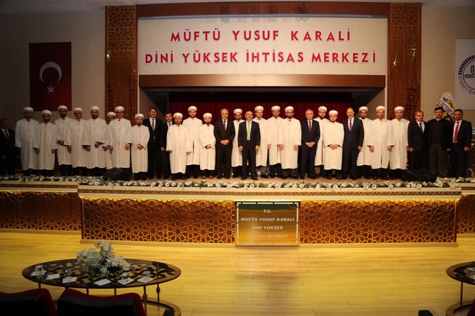 muftu-yusuf-karali-dini-yuksek-ihtisas-merkezi-8.-donem-mezunlarini-verdi-(2).jpg