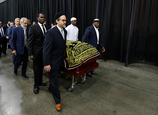 muhammed-ali-son-yolculuguna-ugurlaniyor1.jpg muhammed-ali-son-yolculuguna-ugurlaniyor1.jpg
