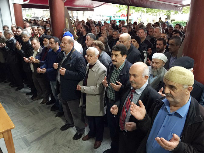 murvet-cillioglu-cenaze-toreni-(15).jpg