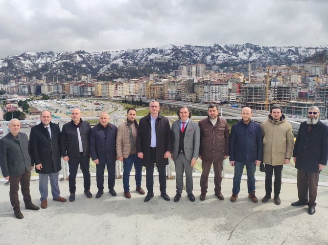 musiad-rize-sube-baskani-taner-yelkenci-beraberinde-musiad-uyelerinden-olusan-is-adami-heyeti-yapimi-tamamlanmak-uzere-olan-cay-carsisi-projesi-santiyesini-incelemede-bulundu-1.jpg