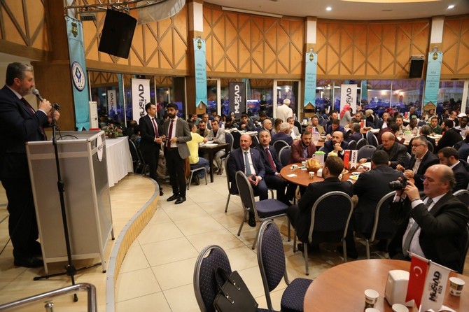 musiad-rize-subesi-tarafindan-geleneksel-iftar-yemegi-iftar-cadirinda-verildi-(9).jpg