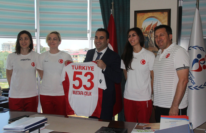 mustafa-celik-bayanlar-a-milli-hentbol-takimi-001.jpg