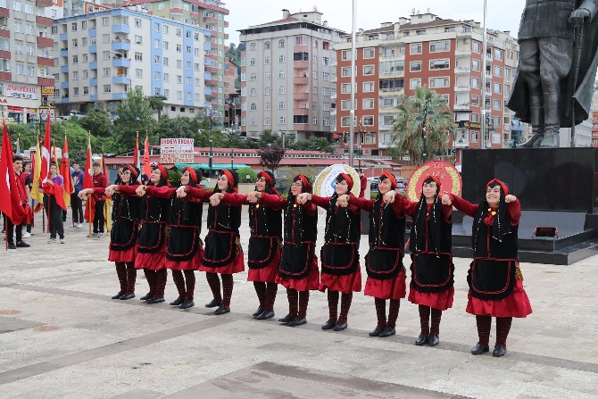 mustafa-kemal-ataturk’un-rize’ye-gelisinin-95.-yildonumu-torenlerle-kutlandi-(2).jpg