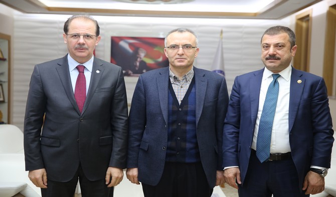 naci-agbal,-bayburt-universitesini-ziyaret-etti-(1).jpg