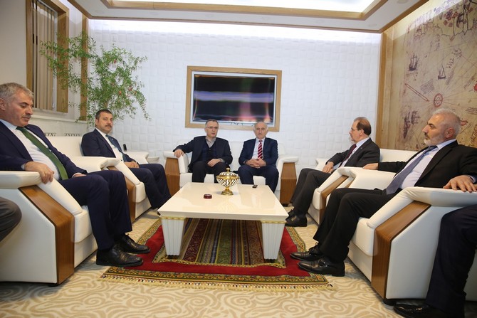 naci-agbal,-bayburt-universitesini-ziyaret-etti-(3).jpg