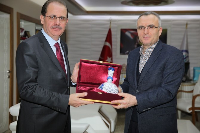 naci-agbal,-bayburt-universitesini-ziyaret-etti-(4).jpg