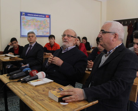 necati-hoca-renk-projesinde.jpg necati-hoca-renk-projesinde.jpg