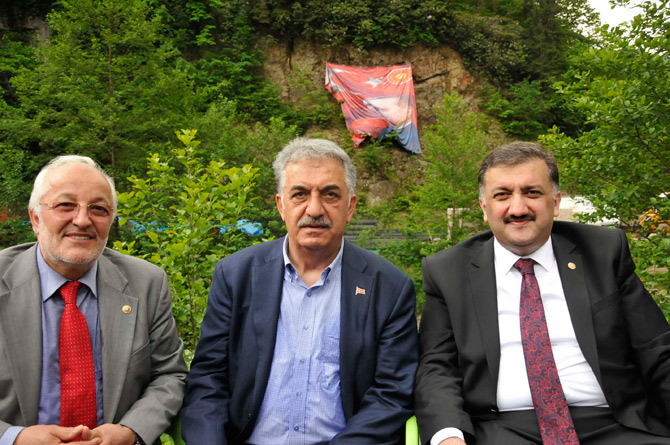 nusret-bayraktar-hayati-yazici-hasan-karal-rizede.jpg nusret-bayraktar-hayati-yazici-hasan-karal-rizede.jpg