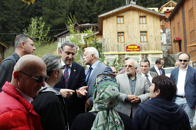 nusret-bayraktar-ile-osman-askin-bak-secim-ziyaretlerinde-5.jpg nusret-bayraktar-ile-osman-askin-bak-secim-ziyaretlerinde-5.jpg