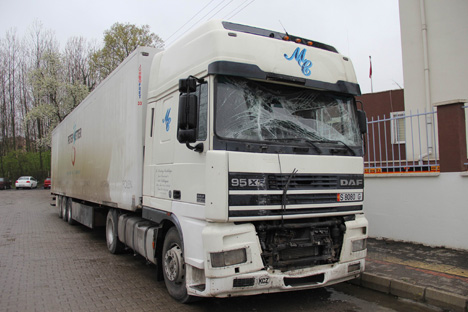 ogrenci-servisi-tirla-carpisti-1-olu,-23-yarali2.jpg ogrenci-servisi-tirla-carpisti-1-olu,-23-yarali2.jpg