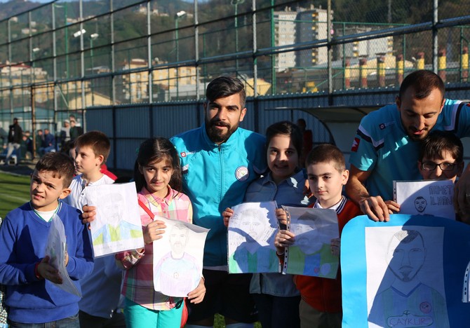 ogrencilerden-hikmet-karaman’a-dogum-gunu-surprizi-(5).jpg