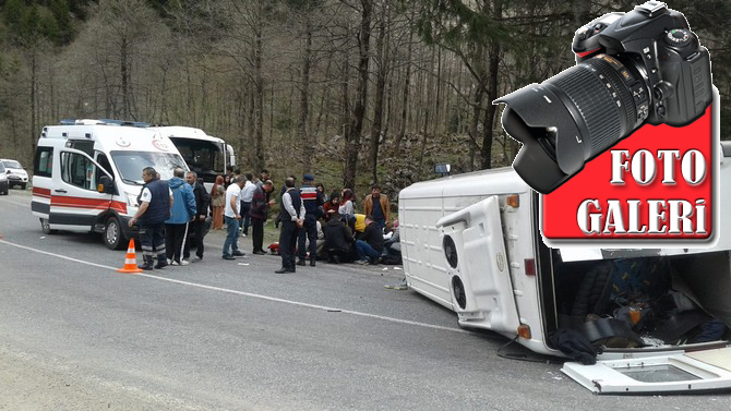 ogrencileri-geziye-goturen-minibus-devrildi-10-yarali-foto-galeri.jpg