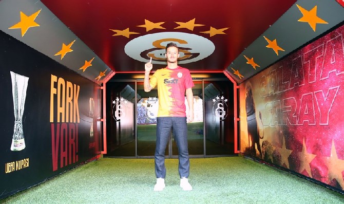 ogulcan-caglayan-galatasaray’da-(7).jpg