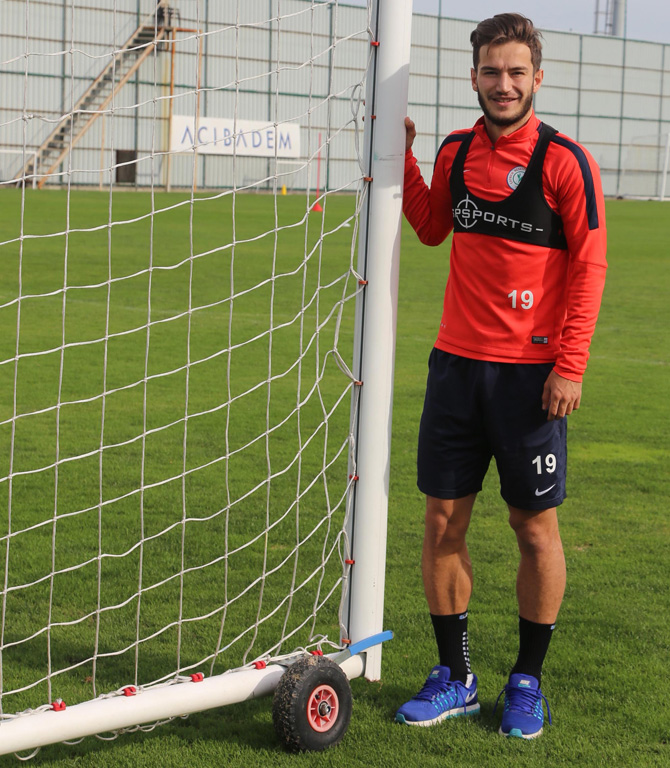 ogulcan-caglayan-rizesporlu-golcu.jpg