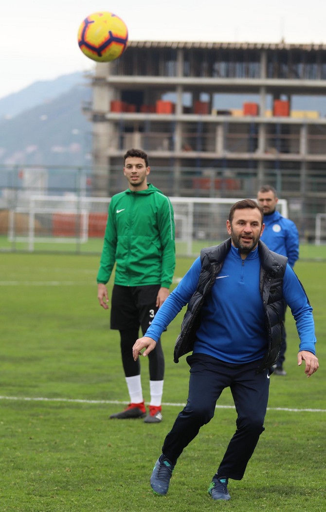 okan-buruk-caykur-rizespor-teknik-direktoru-(1).jpg