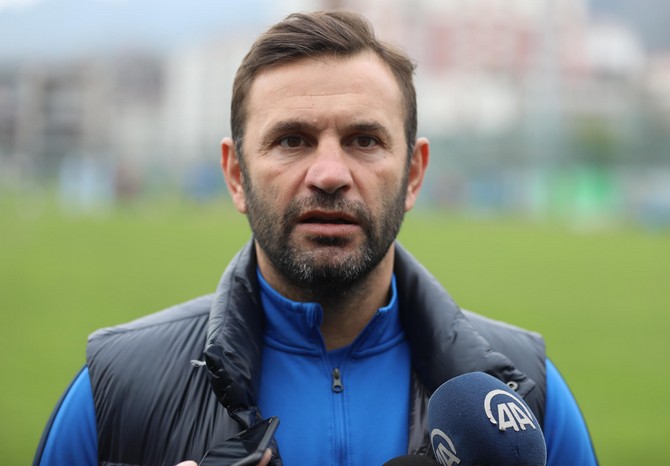 okan-buruk-caykur-rizespor-teknik-direktoru-(2).jpg